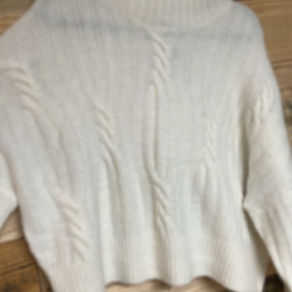 Express size XL White Cropped Super Soft Cable Knit Turtleneck Sweater - Picture 4 of 7